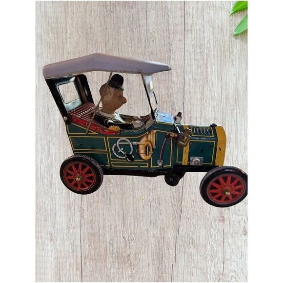 1960's Mystery Action Jalopy Tin Battery Operated Toy Car Yonezawa Toys Japan